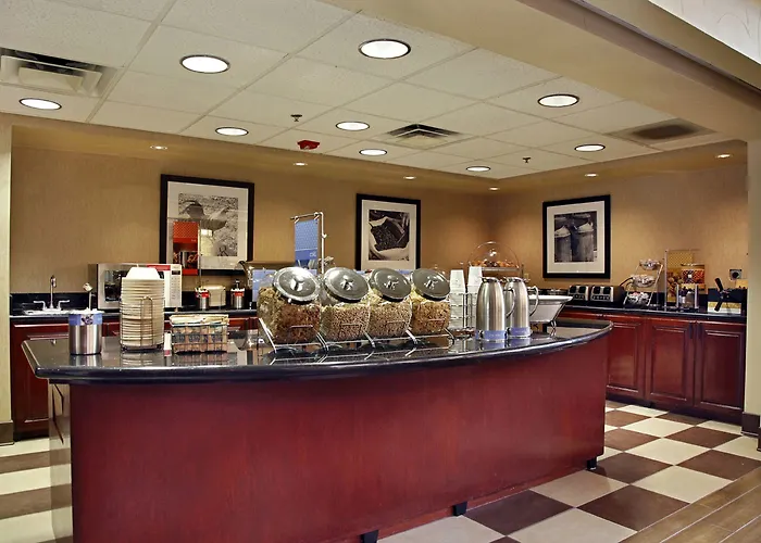 Hampton & Phoenix/scottsdale Hotel 3*